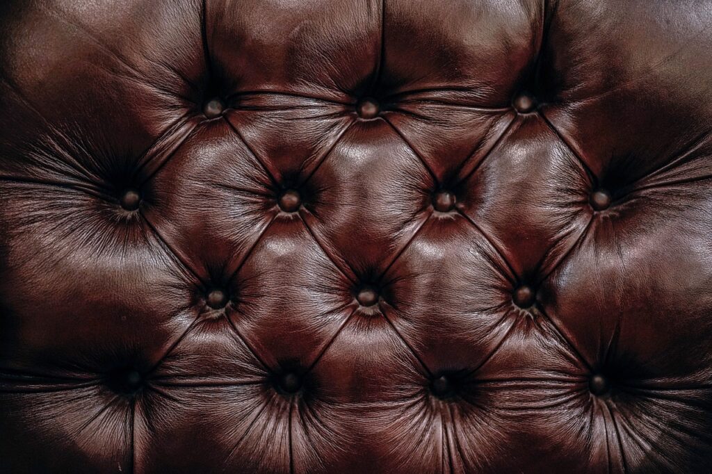 Sofá de cuero marrón